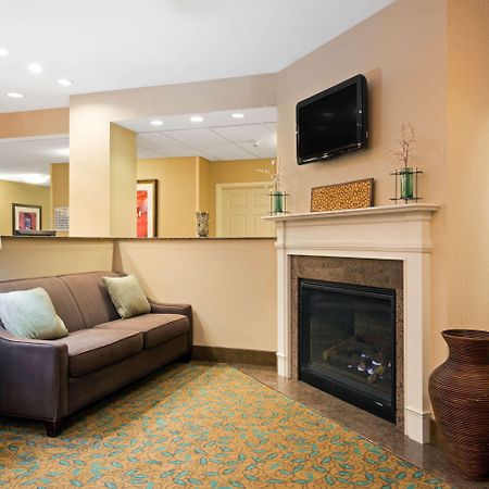 Baymont By Wyndham Denver International Airport Exterior photo
