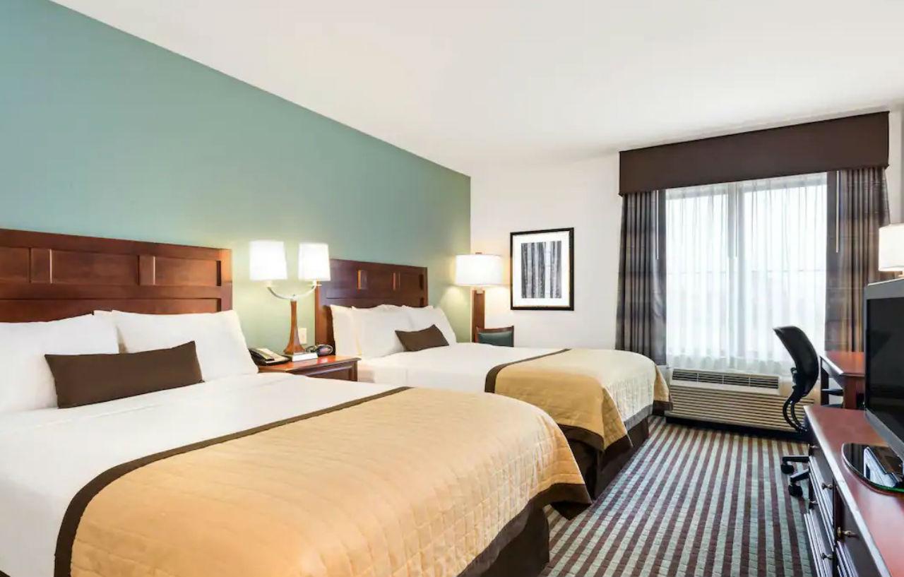 Baymont By Wyndham Denver International Airport Exterior photo