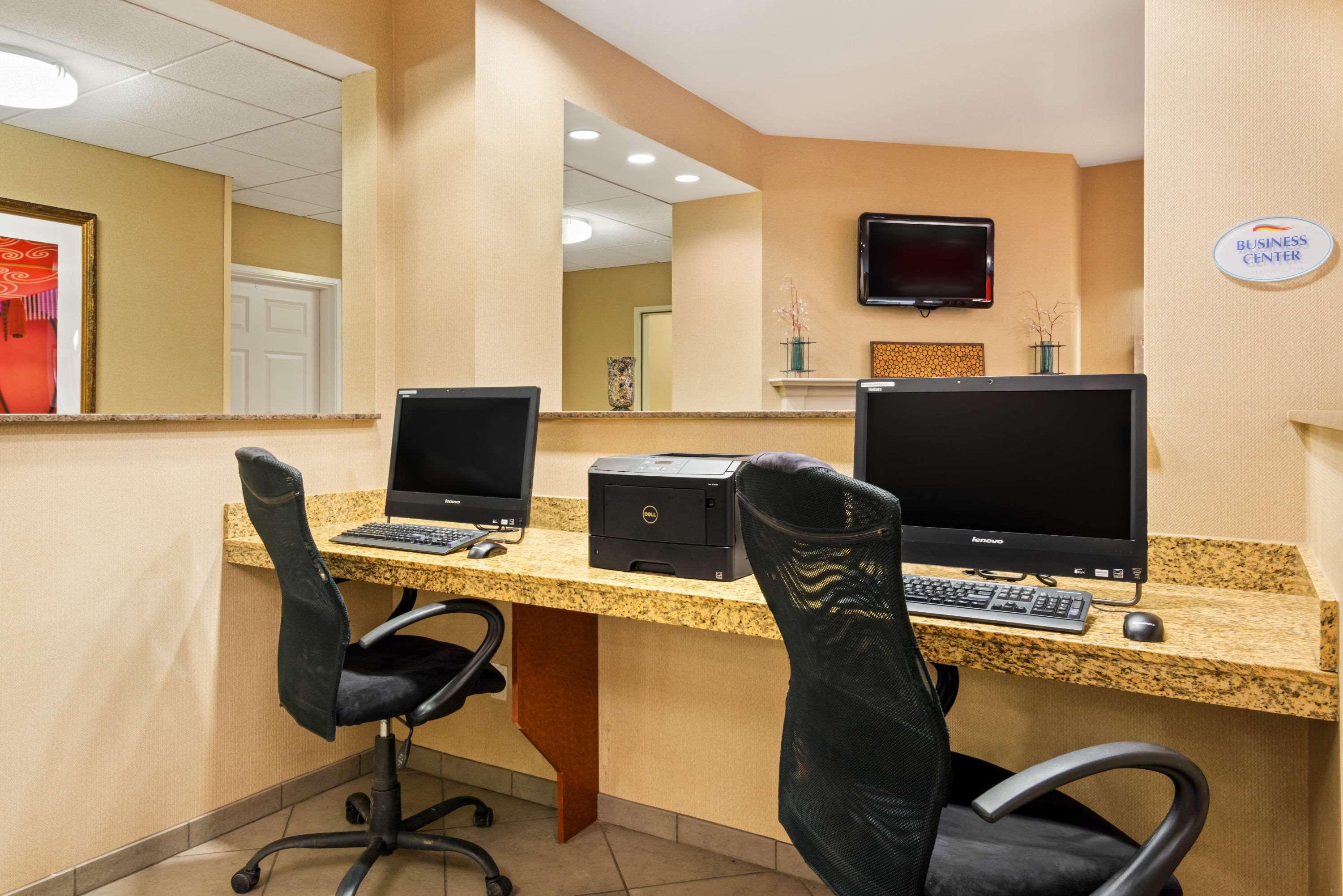 Baymont By Wyndham Denver International Airport Exterior photo