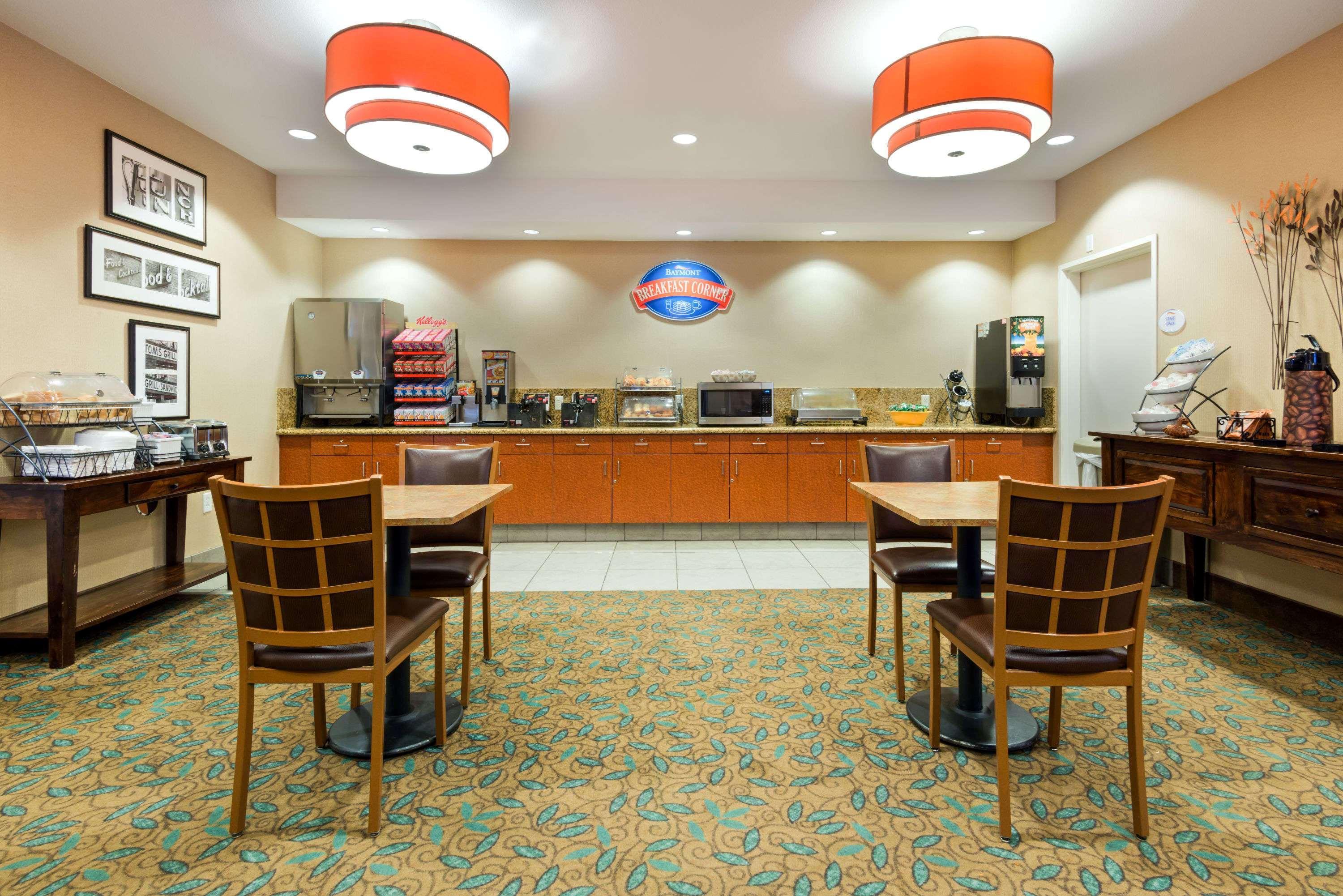 Baymont By Wyndham Denver International Airport Exterior photo