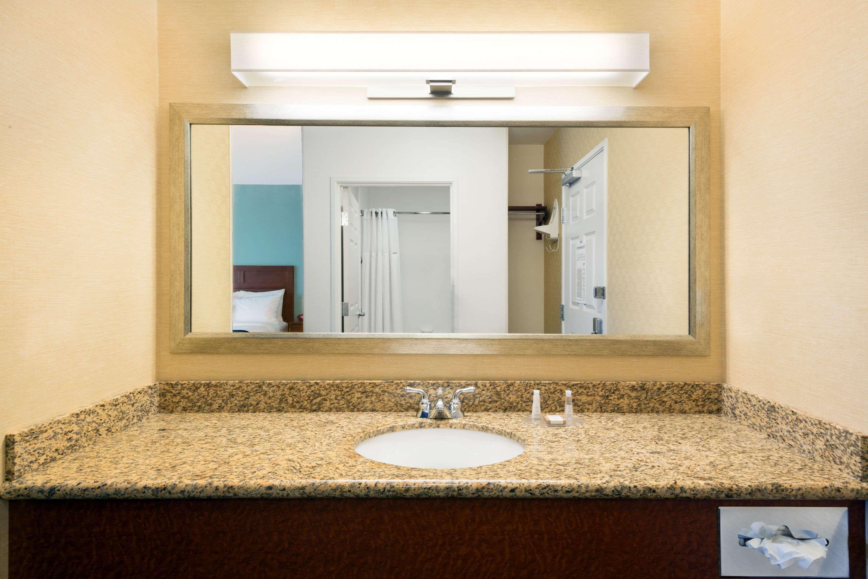 Baymont By Wyndham Denver International Airport Exterior photo